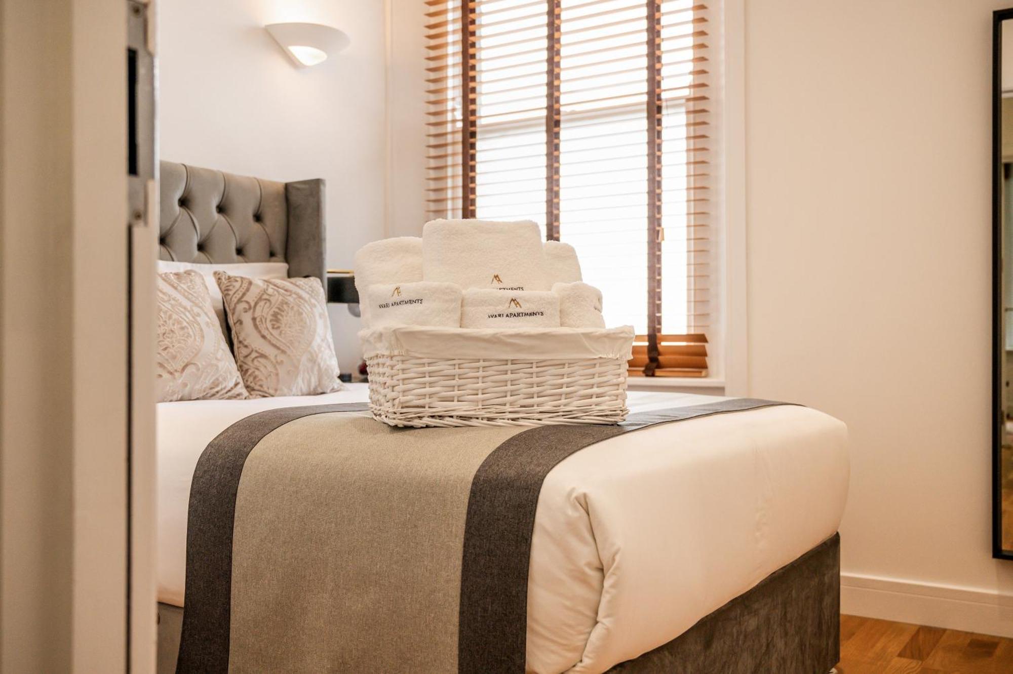 Avari - Gray's Collection Apartament